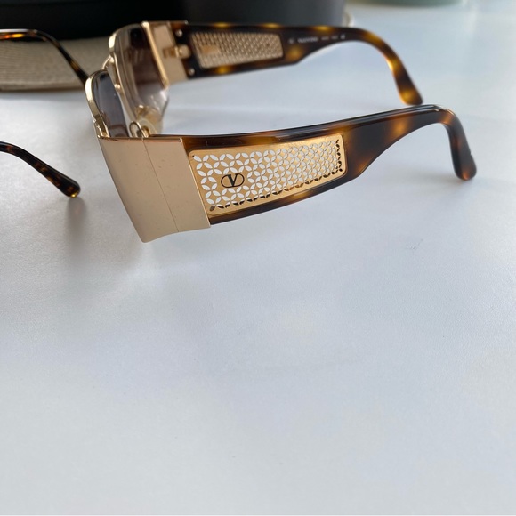 VALENTINO SUNGLASSES - Picture 4 of 6
